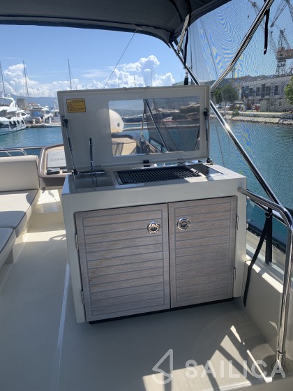 Monte Carlo 5 - Yacht Charter Sailica