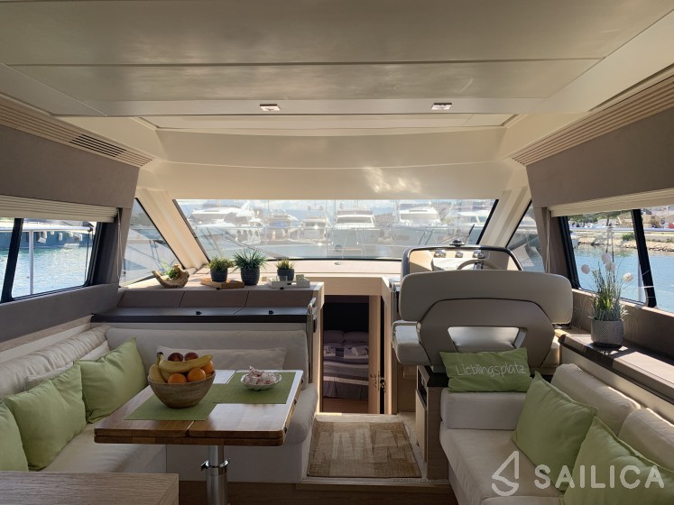 Monte Carlo 5 - Yacht Charter Sailica