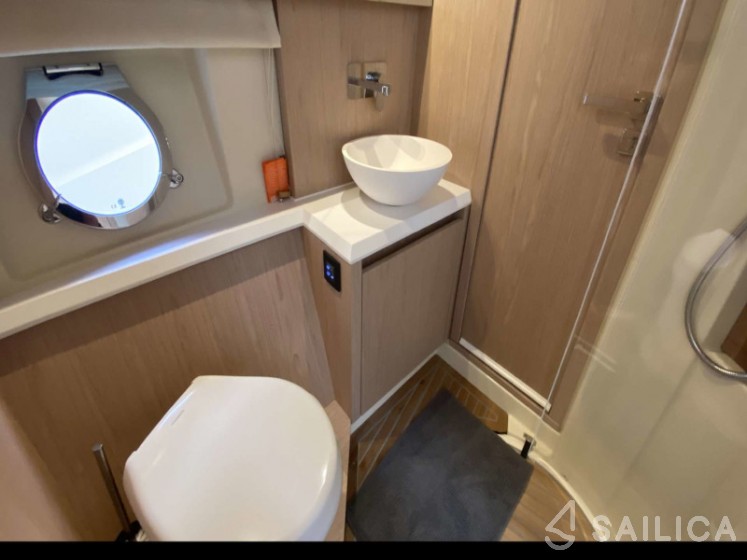 Monte Carlo 5 - Yacht Charter Sailica