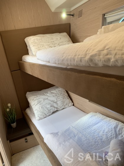 Monte Carlo 5 - Yacht Charter Sailica