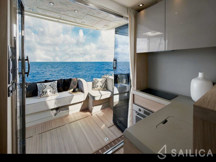 Monte Carlo 5 - Yacht Charter Sailica