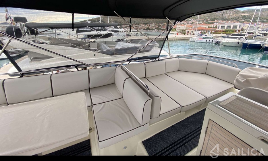 Monte Carlo 5 - Yacht Charter Sailica