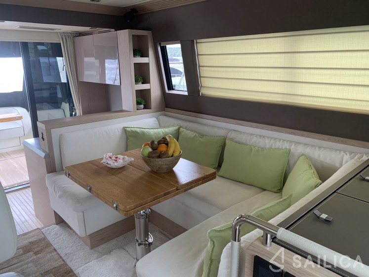Monte Carlo 5 - Yacht Charter Sailica