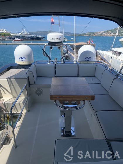 Monte Carlo 5 - Yacht Charter Sailica