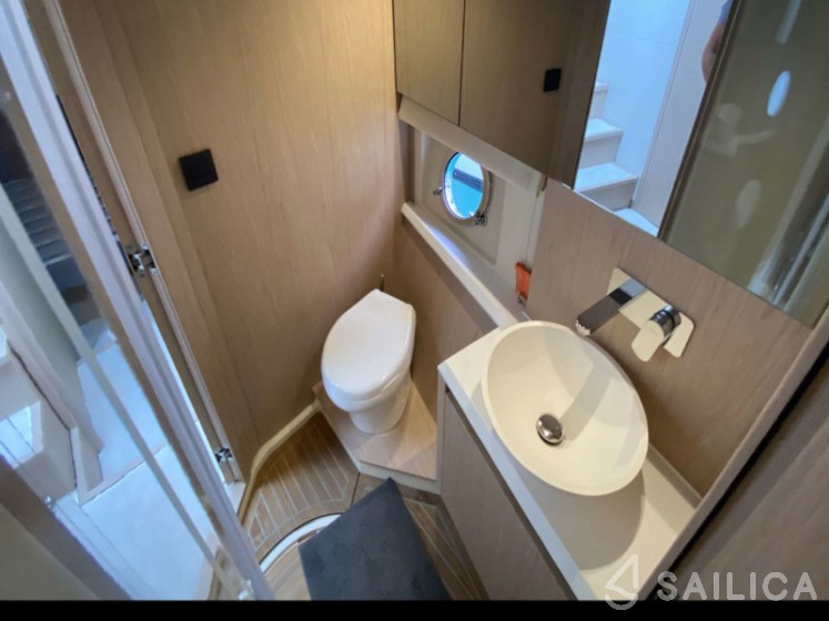 Monte Carlo 5 - Yacht Charter Sailica