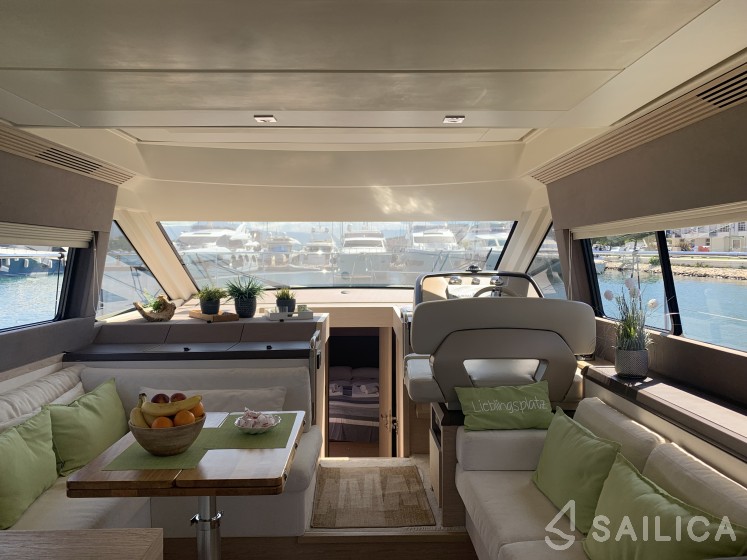 Monte Carlo 5 - Yacht Charter Sailica