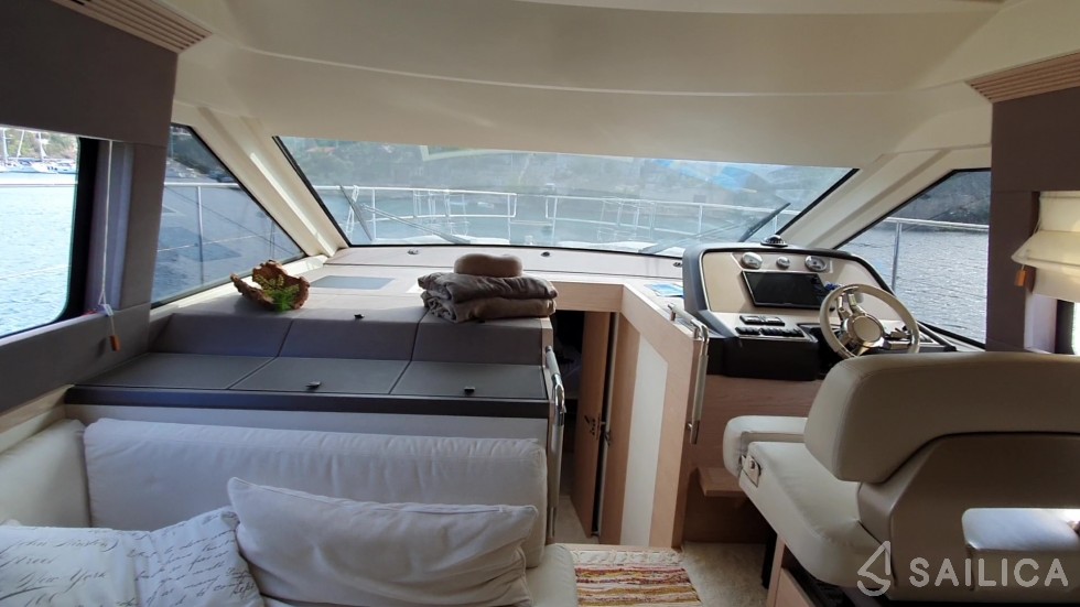 Monte Carlo 5 - Yacht Charter Sailica