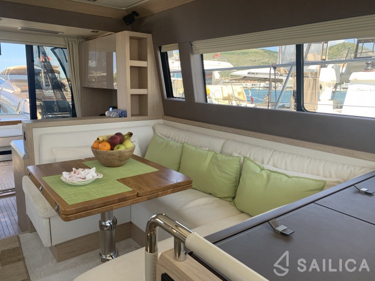 Monte Carlo 5 - Yacht Charter Sailica