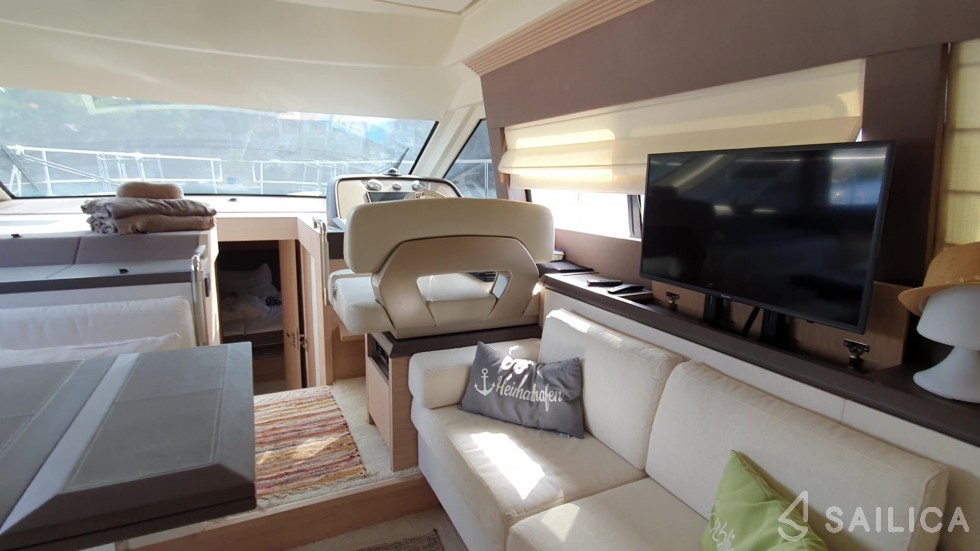 Monte Carlo 5 - Yacht Charter Sailica