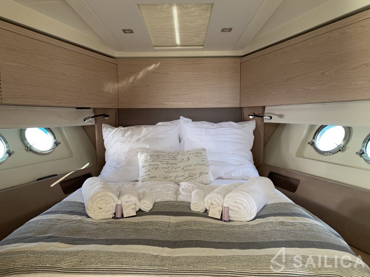 Monte Carlo 5 - Yacht Charter Sailica
