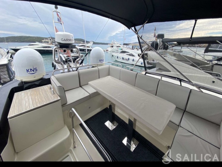 Monte Carlo 5 - Yacht Charter Sailica