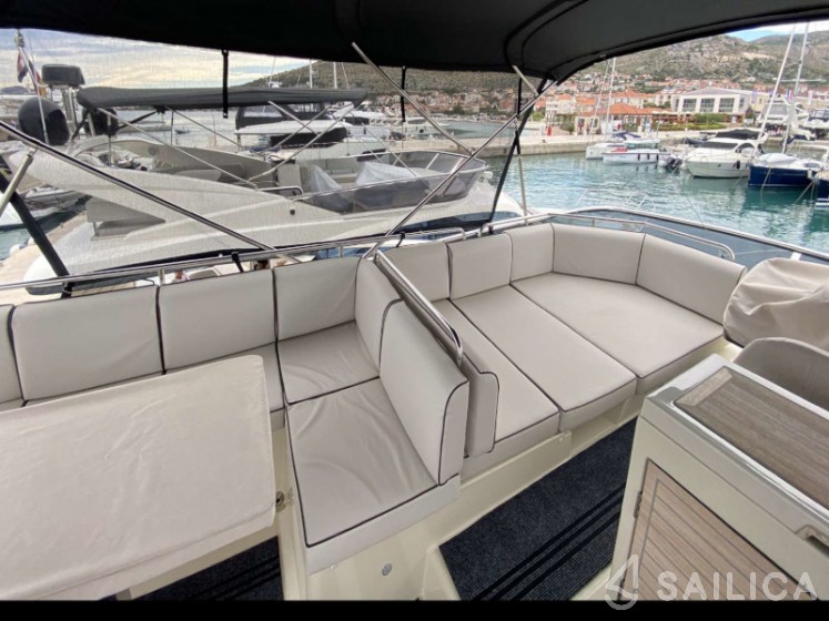 Monte Carlo 5 - Yacht Charter Sailica
