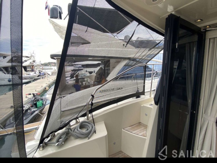 Monte Carlo 5 - Yacht Charter Sailica