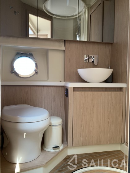 Monte Carlo 5 - Yacht Charter Sailica