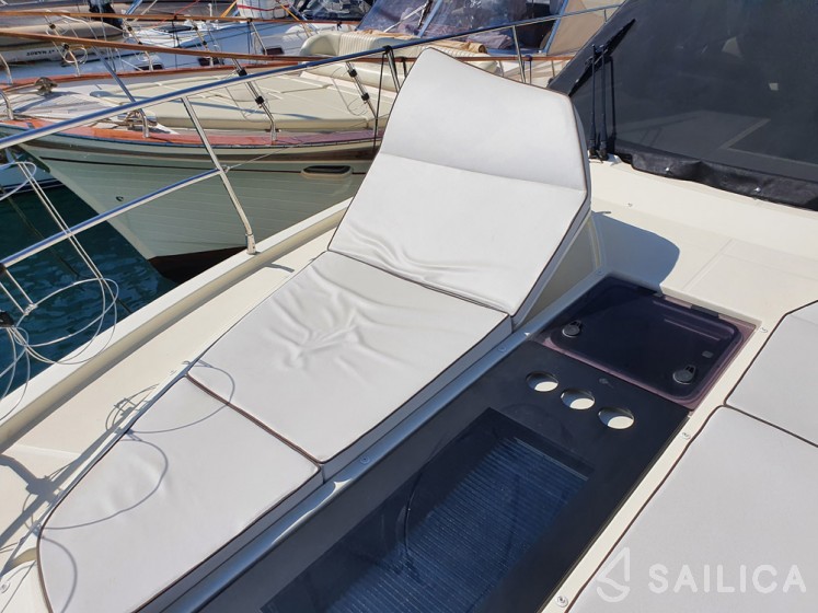 Monte Carlo 5 - Yacht Charter Sailica
