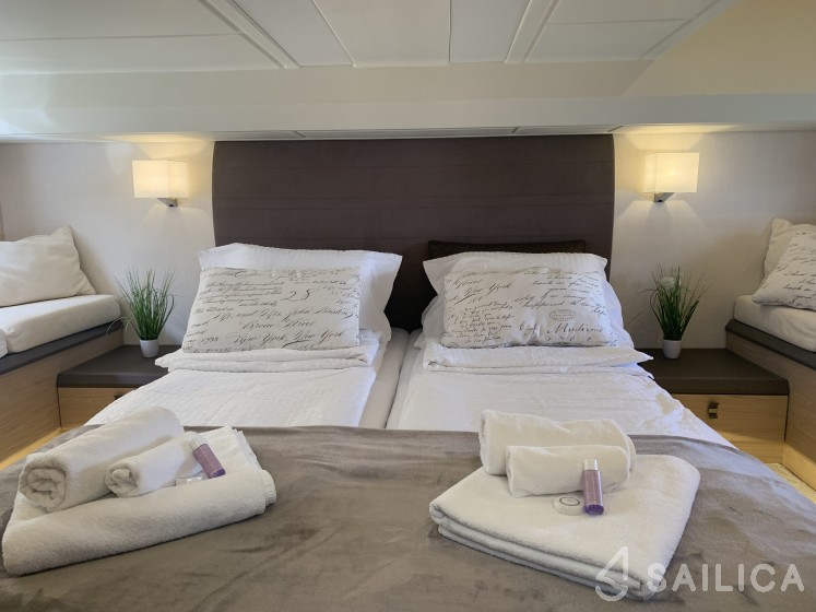 Monte Carlo 5 - Yacht Charter Sailica