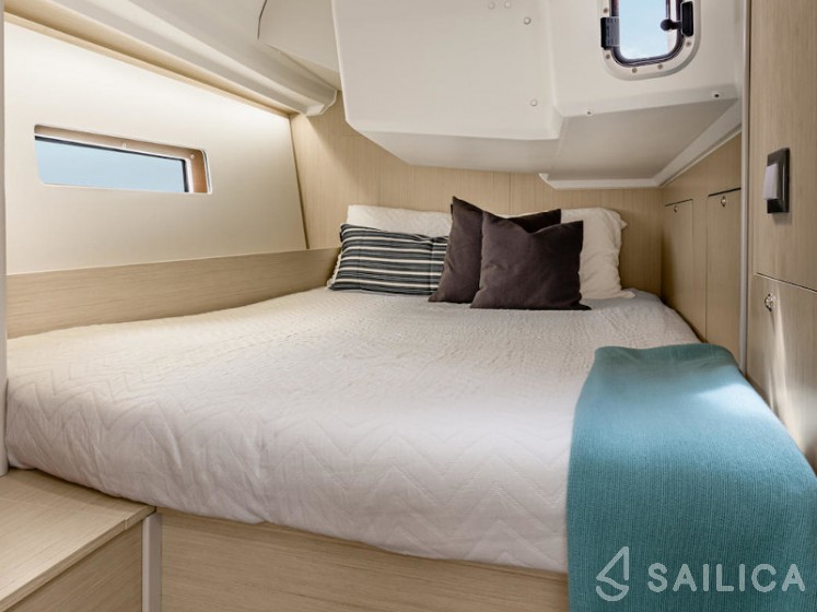Oceanis 40.1 - Yacht Charter Sailica