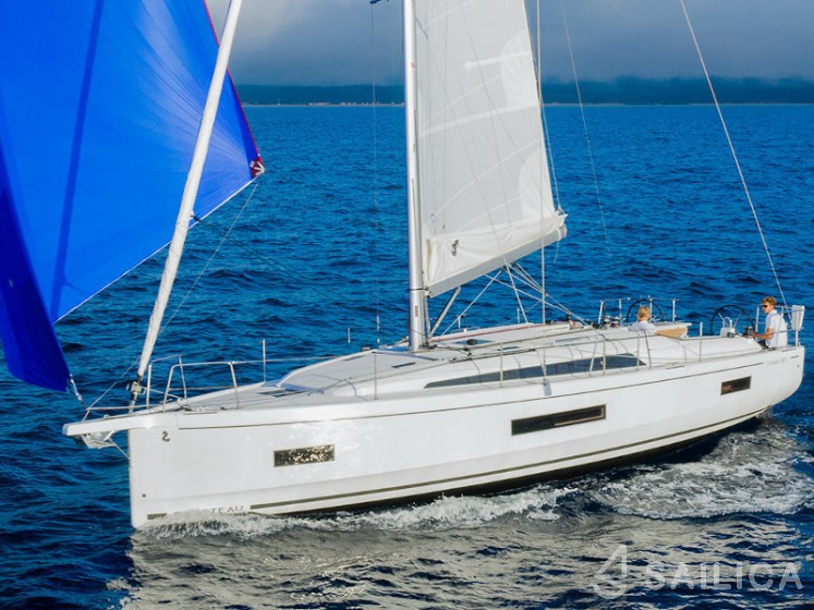 Oceanis 40.1 - Yacht Charter Sailica
