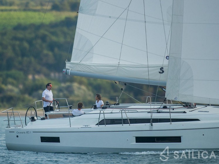 Oceanis 40.1 - Yacht Charter Sailica
