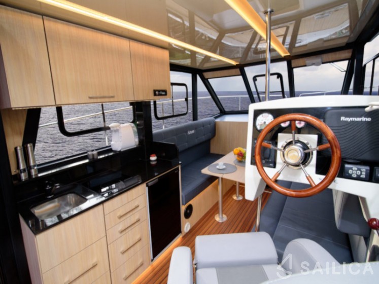 Futura 40 Grand Horizon - Yacht Charter Sailica