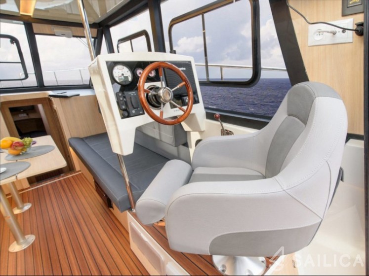 Futura 40 Grand Horizon - Yacht Charter Sailica