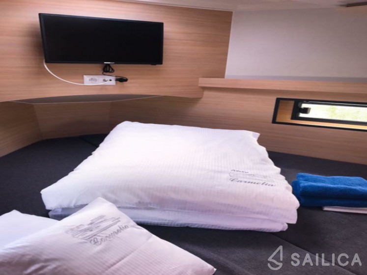 Futura 40 Grand Horizon - Yacht Charter Sailica