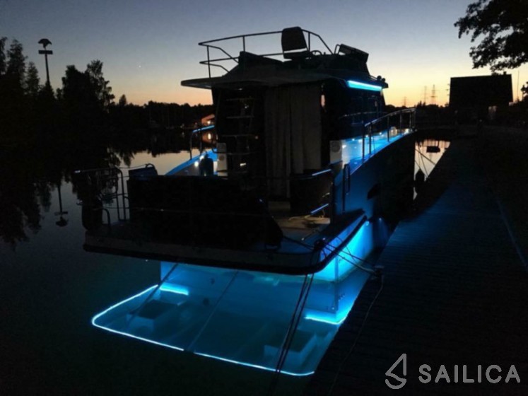 Futura 40 Grand Horizon - Yacht Charter Sailica