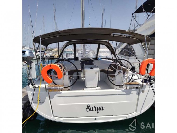 Oceanis 40.1 - Yacht Charter Sailica