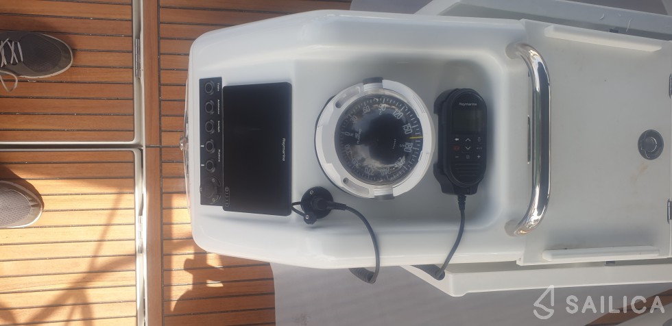 Sun Odyssey 410 - Yacht Charter Sailica