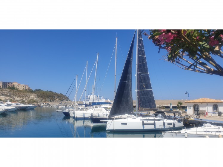 Sun Odyssey 410 - Yacht Charter Sailica
