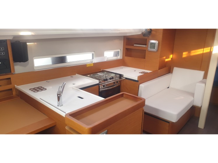 Sun Odyssey 410 - Yacht Charter Sailica