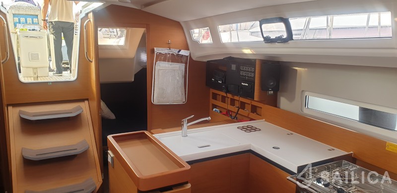 Sun Odyssey 410 - Yacht Charter Sailica