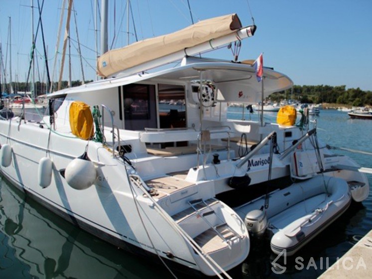 Lipari 41 - Yacht Charter Sailica