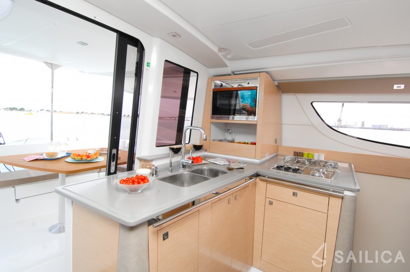 Lipari 41 - Yacht Charter Sailica