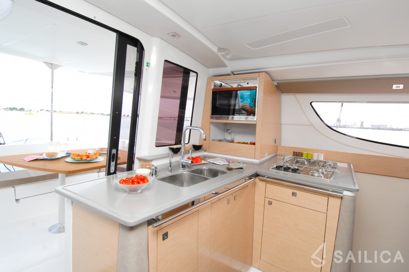 Lipari 41 - Yacht Charter Sailica