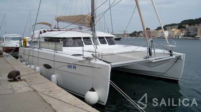 Lipari 41 - Yacht Charter Sailica