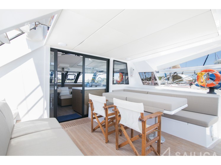 Nautitech 46 Fly - Yacht Charter Sailica