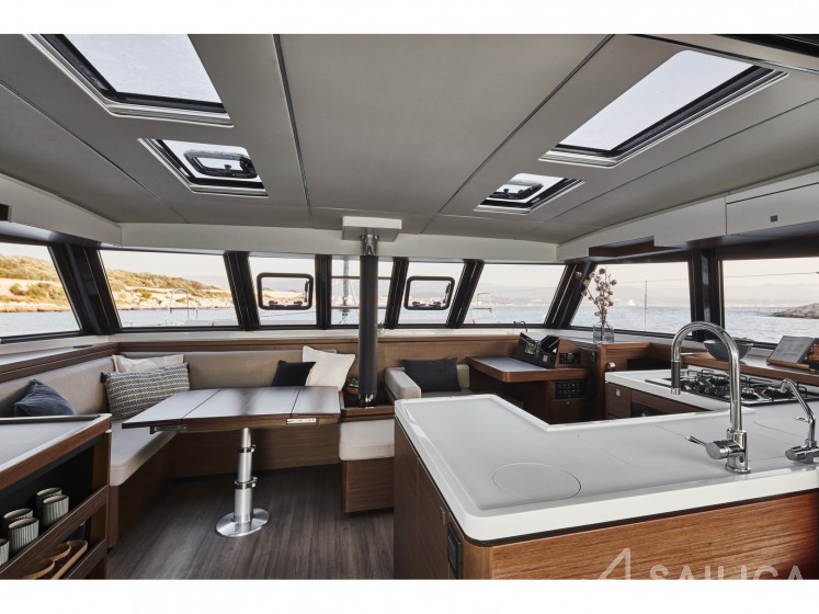 Nautitech 46 Fly - Yacht Charter Sailica
