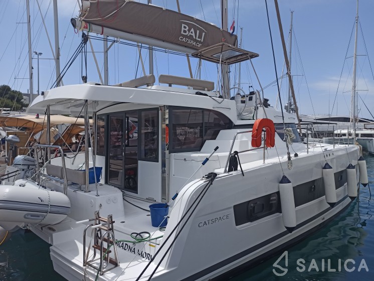 Bali Catspace - Yacht Charter Sailica