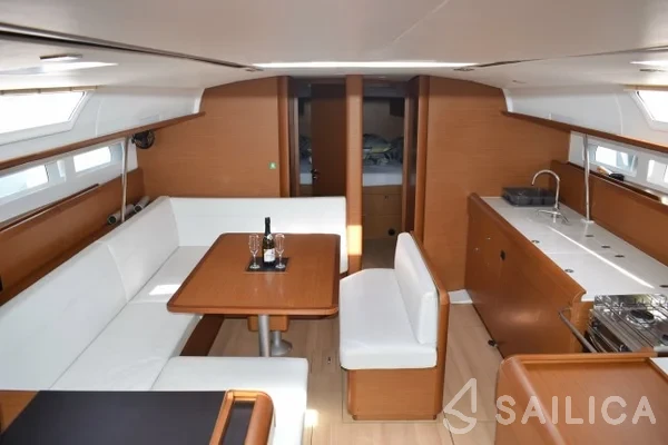 Sun Odyssey 519 - Yacht Charter Sailica