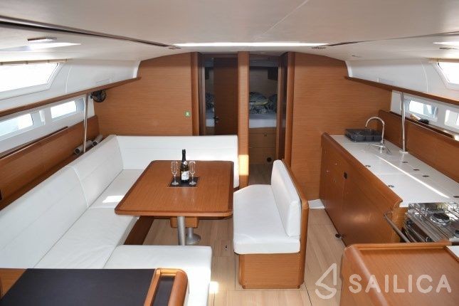 Sun Odyssey 519 - Yacht Charter Sailica