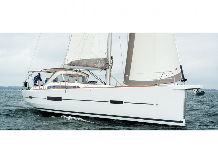 Dufour 520 GL - Yacht Charter Sailica
