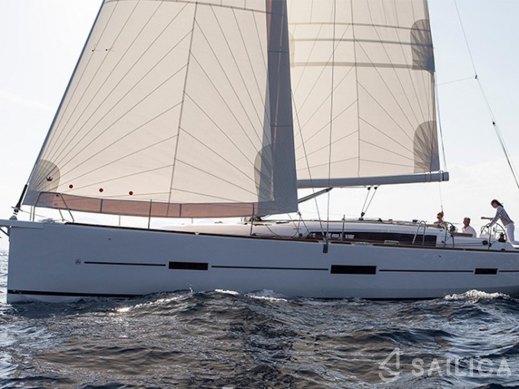 Dufour 460 GL - Yacht Charter Sailica