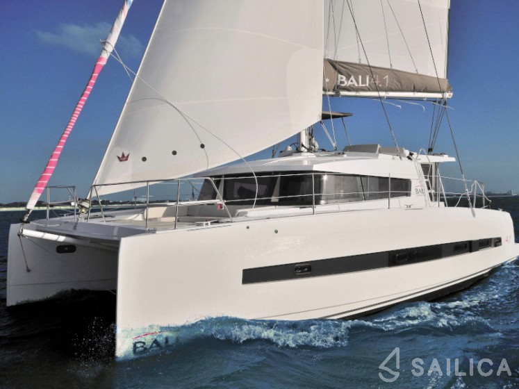 Bali 4.1 - Yacht Charter Sailica