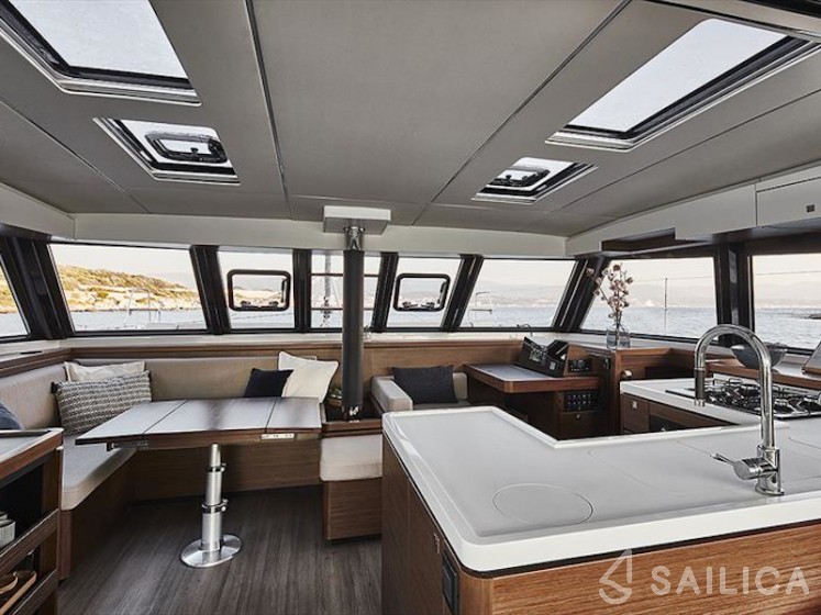 Nautitech 46 Fly - Yacht Charter Sailica