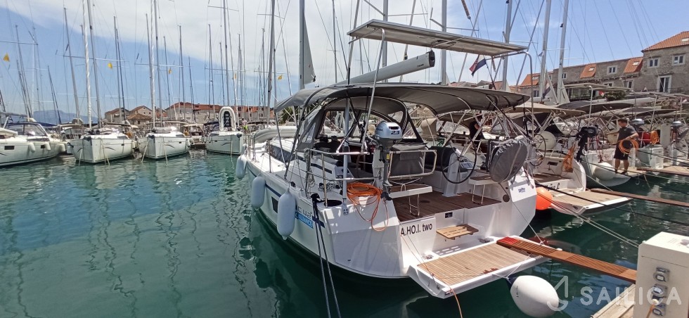 Bavaria C42 - Yacht Charter Sailica