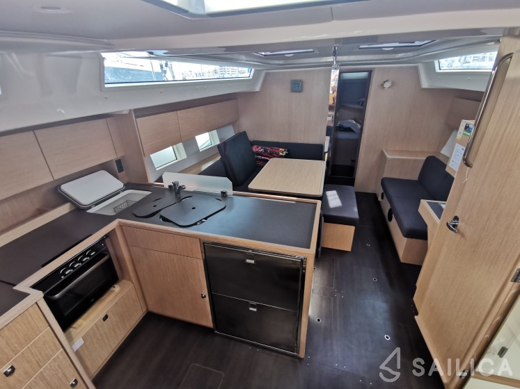 Bavaria C45 Holiday - Yacht Charter Sailica
