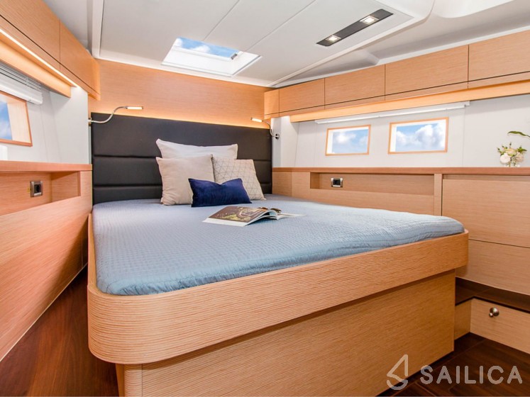 Hanse 548 - 5 + 1 cab. - Yacht Charter Sailica