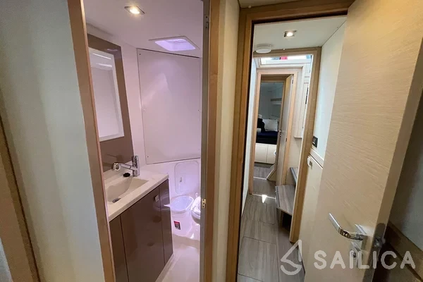 Lucia 40 - Yacht Charter Sailica
