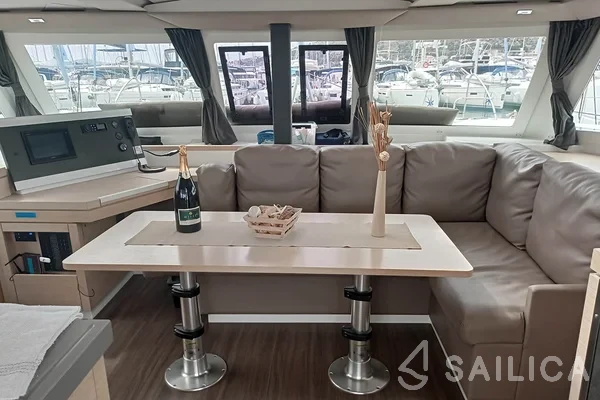 Lucia 40 - Yacht Charter Sailica